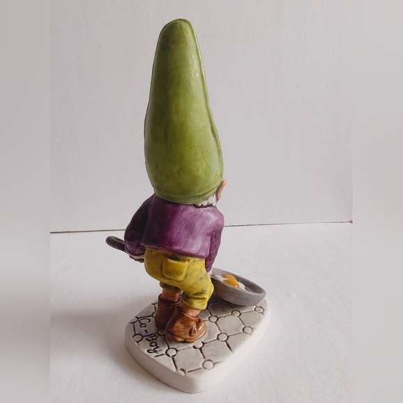 Goebel Vintage Gnome Well 503 Co Boy Bit The Bachelor Frying Eggs Figurine 1970 - Picture 8 of 16